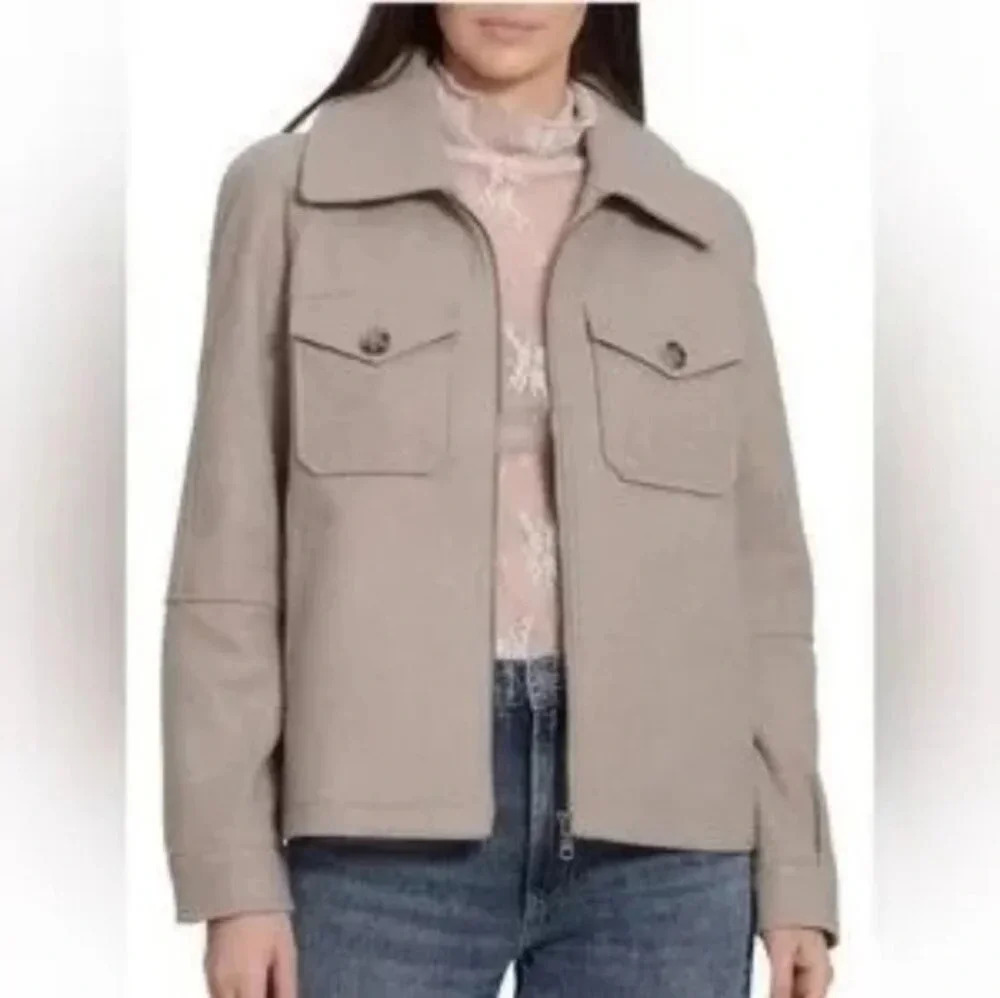 || AVEC LES FILLET || Coat, Sz Small, Zip Shut, Boxy, Tan, Long Sleeved